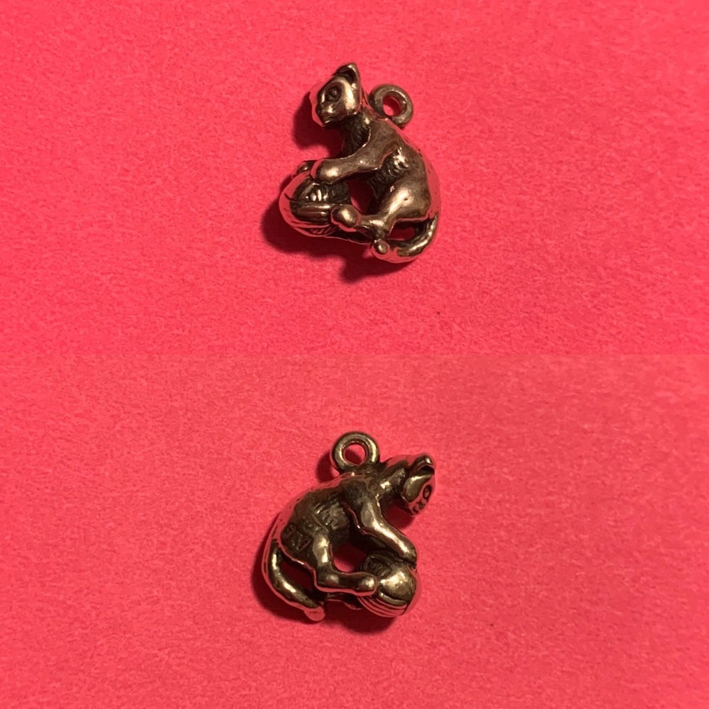 Cat with Yarn RETIRED James Avery Charm